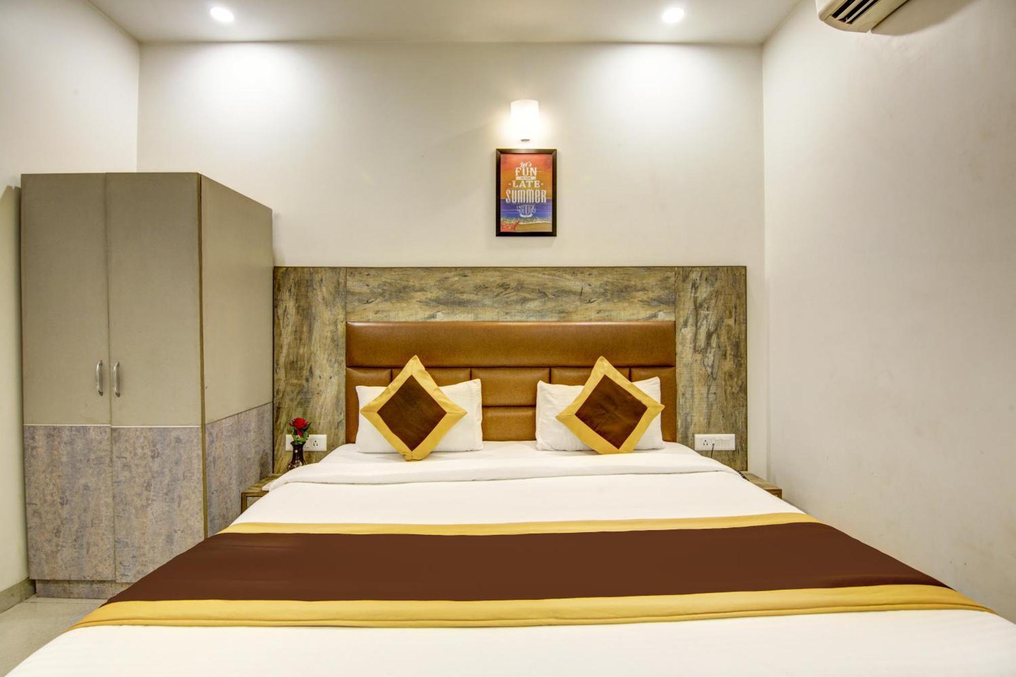 Gracious By Vishesh & Hotel New Delhi